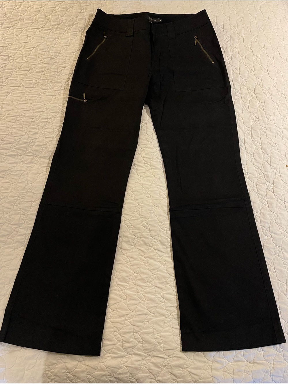Womyn black cargo pants with zipper pockets size 8